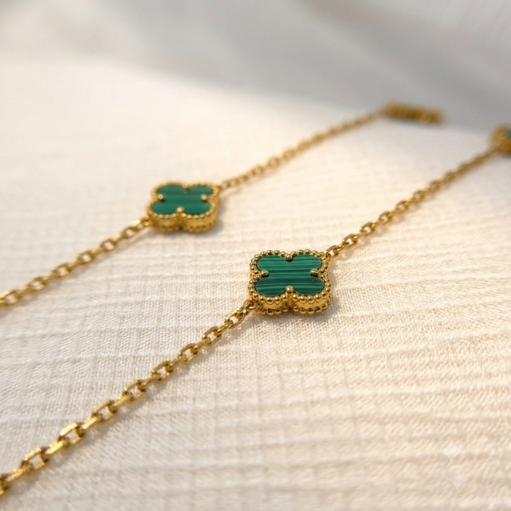 Gargantilla Clover verde